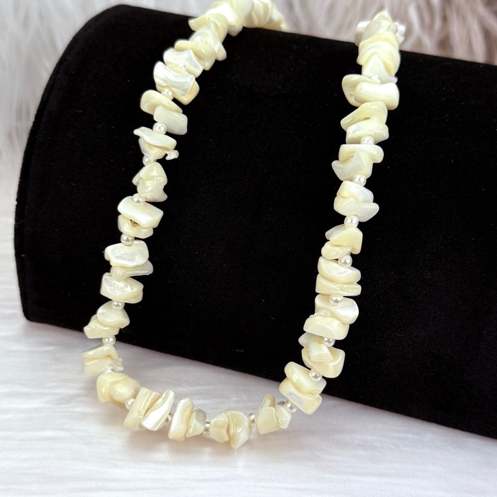 Vintage Cream Shell Chip Necklace Faux Pearl Barrel Clasp